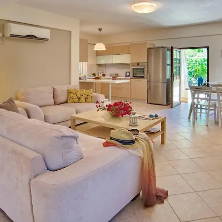 Kiki Paxos Ozias Ferienhaus