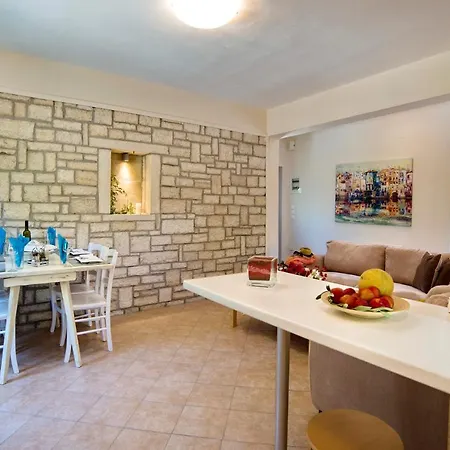 Kiki Paxos Ozias Ferienhaus Gaios