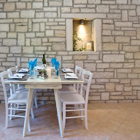 Kiki Paxos Ozias Ferienhaus Gaios