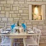 Kiki Paxos Ozias Ferienhaus *